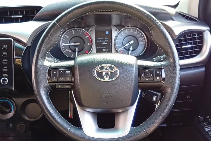 REVO PRE 2022 2.4 MID AT DOUBLE CAB WHITE  1848 full