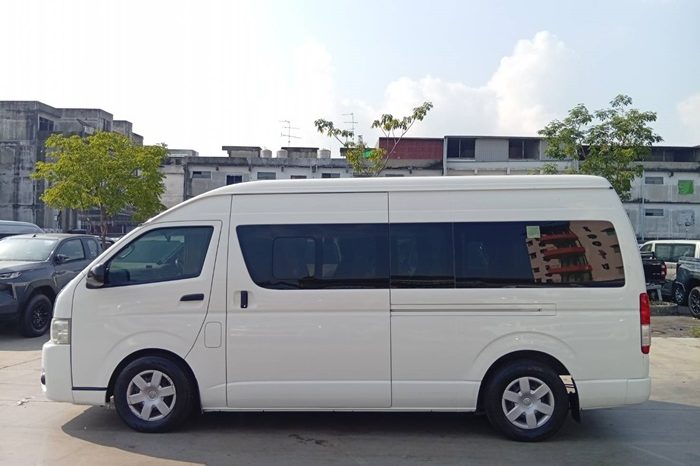 TOYOTA 2WD 2019 2.7 MT COMMUTER WHITE  6429 full