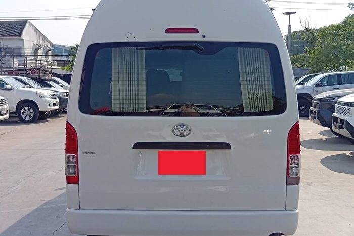 TOYOTA 2WD 2019 2.7 MT COMMUTER WHITE  6429 full