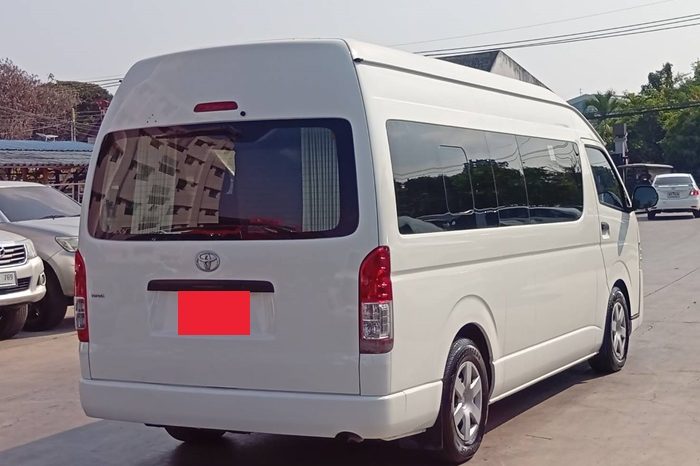 TOYOTA 2WD 2019 2.7 MT COMMUTER WHITE  6429 full