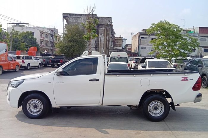 REVO 2WD 2022 2.4J MT STANDARD WHITE  6634 full