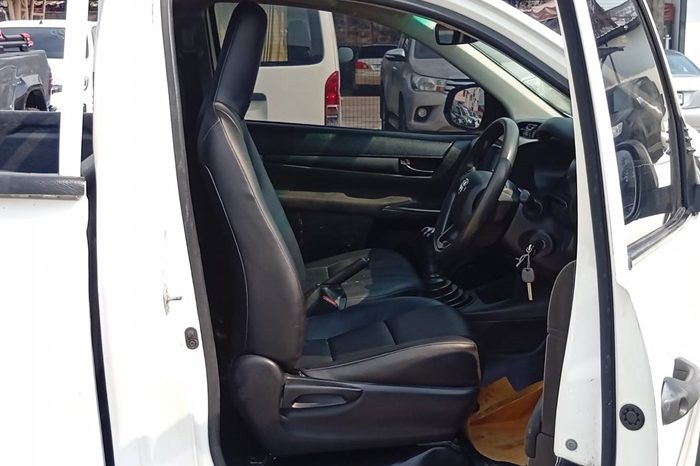 REVO 2WD 2022 2.4J MT STANDARD WHITE  6634 full