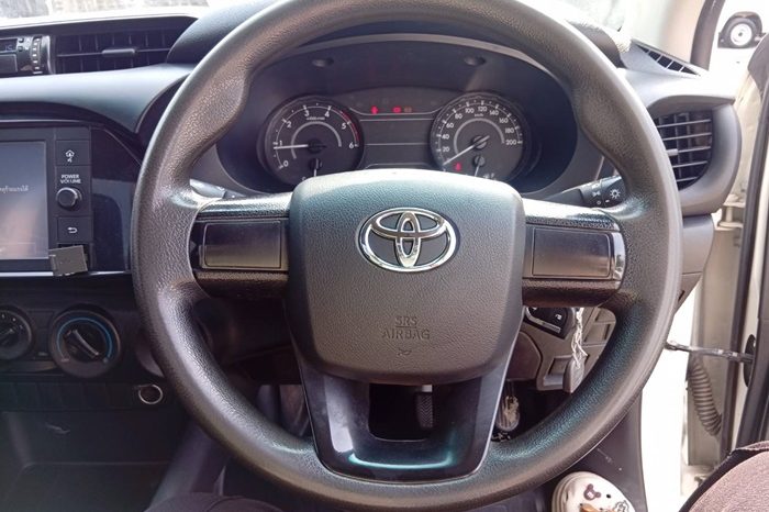 REVO 2WD 2022 2.4J MT STANDARD WHITE  6634 full