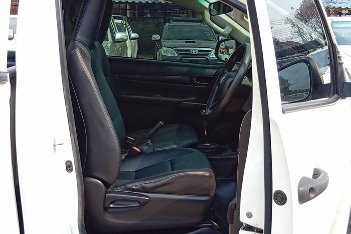 REVO 4WD 2020 2.8J MT STANDARD WHITE  8859 full