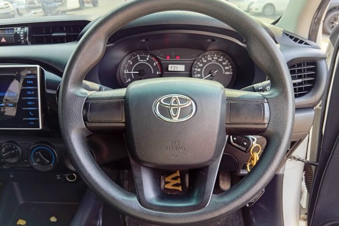 REVO 4WD 2020 2.8J MT STANDARD WHITE  8859 full