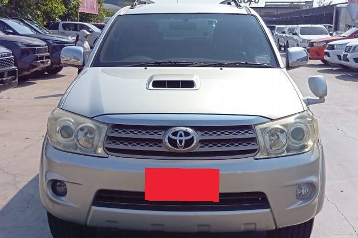 TOYOTA 4WD 2010 3.0V AT FORTUNER SILVER  2167 full