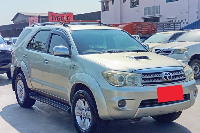TOYOTA 4WD 2010 3.0V AT FORTUNER SILVER  2167 full