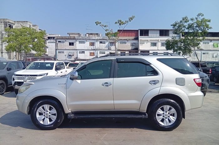 TOYOTA 4WD 2010 3.0V AT FORTUNER SILVER  2167 full