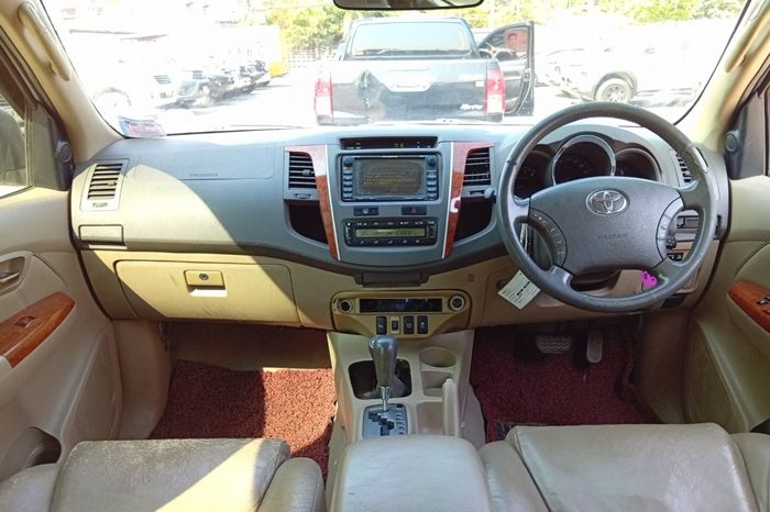 TOYOTA 4WD 2010 3.0V AT FORTUNER SILVER  2167 full