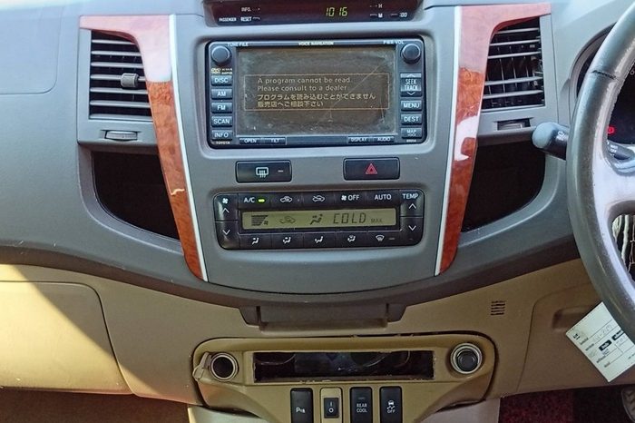 TOYOTA 4WD 2010 3.0V AT FORTUNER SILVER  2167 full