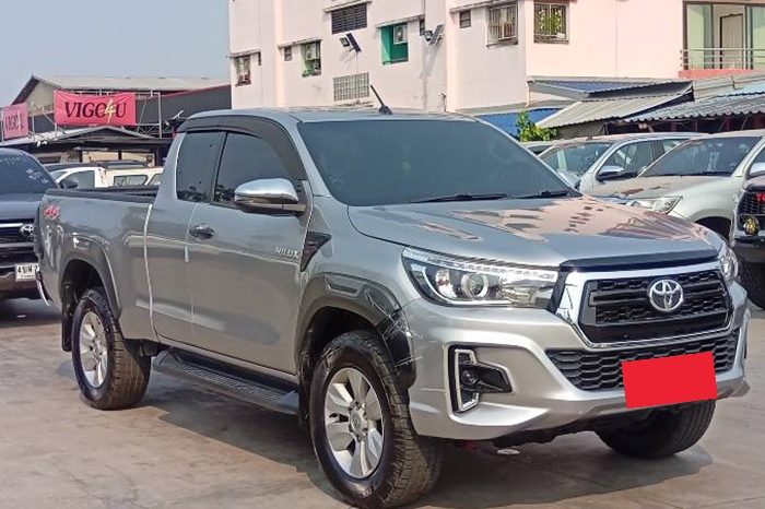 REVO 4WD 2019 2.4E MT SMART CAB SILVER  8983 full