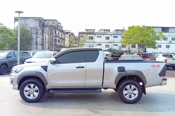 REVO 4WD 2019 2.4E MT SMART CAB SILVER  8983 full