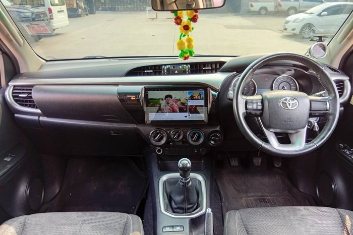 REVO 4WD 2019 2.4E MT SMART CAB SILVER  8983 full