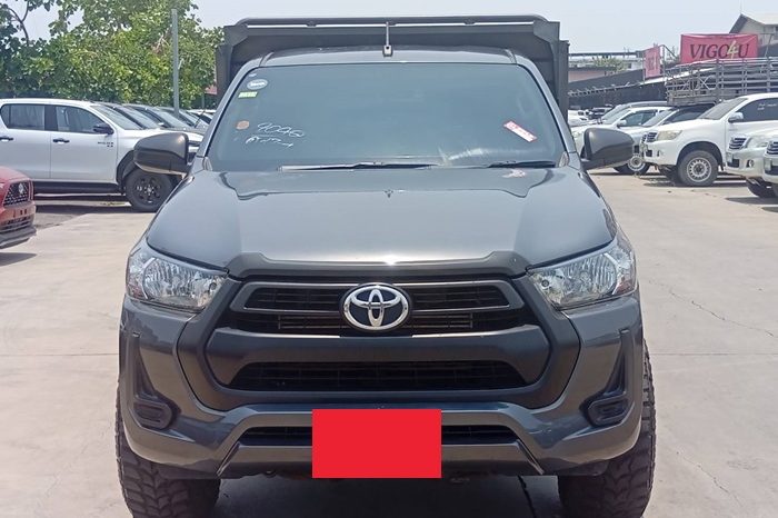 REVO 4WD 2023 2.8 ENTRY MT STANDARD GREY  4696 full