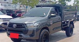 REVO 4WD 2023 2.8 ENTRY MT STANDARD GREY  4696