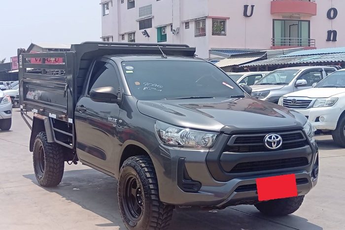 REVO 4WD 2023 2.8 ENTRY MT STANDARD GREY  4696 full