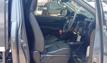 REVO 4WD 2023 2.8 ENTRY MT STANDARD GREY  4696 full