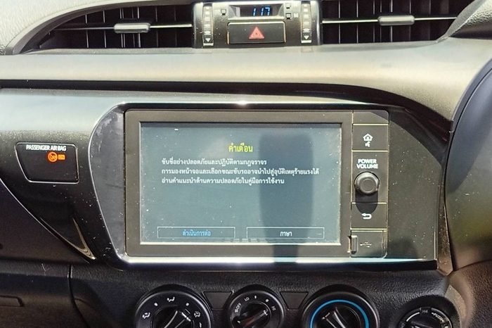 REVO 4WD 2023 2.8 ENTRY MT STANDARD GREY  4696 full