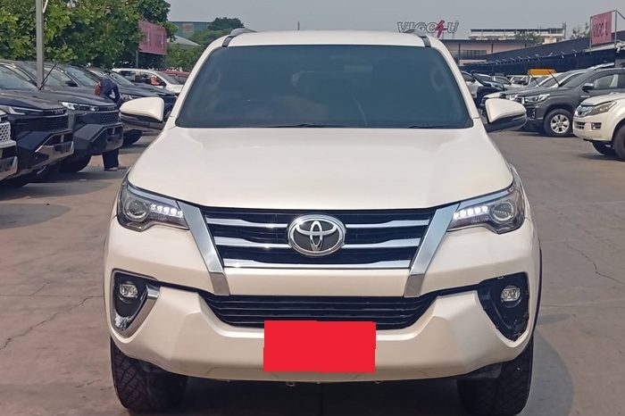 TOYOTA 2WD 2019 2.4V AT FORTUNER WHITE  1490 full