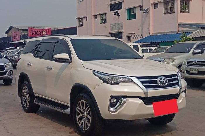 TOYOTA 2WD 2019 2.4V AT FORTUNER WHITE  1490 full
