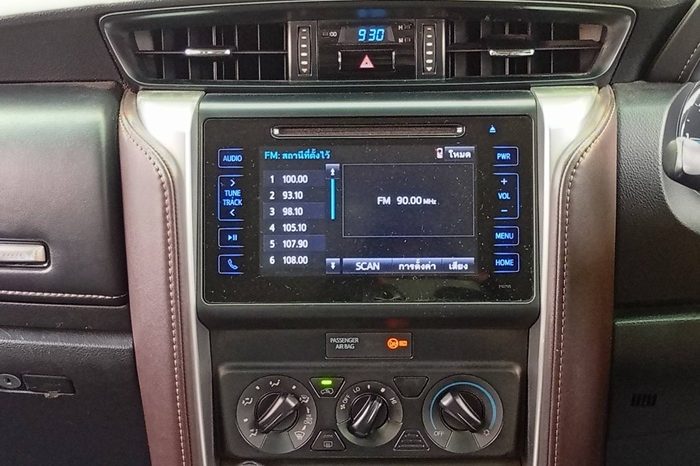 TOYOTA 2WD 2019 2.4V AT FORTUNER WHITE  1490 full