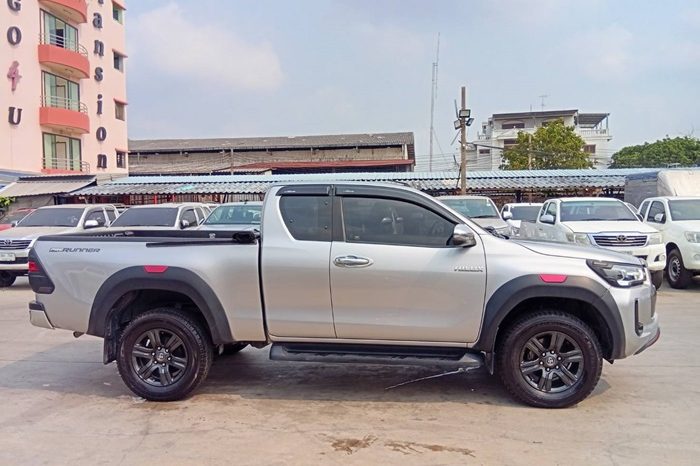 REVO PRE 2021 2.4 MID AT SMART CAB SILVER  195 full