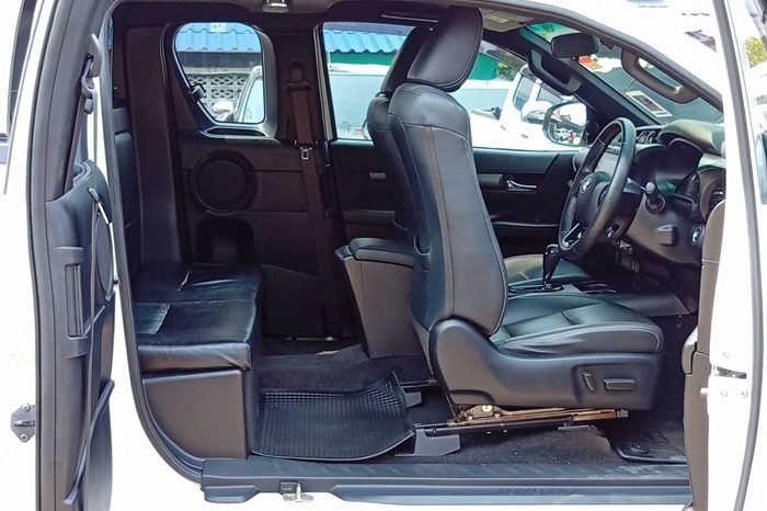 ROCCO 4WD 2021 2.8 HIGHT AT SMART CAB WHITE  990 full