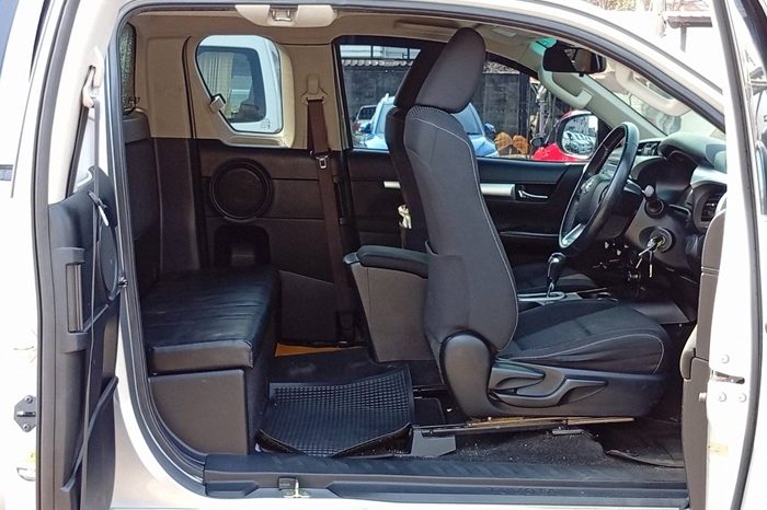 REVO PRE 2021 2.4 MID AT SMART CAB SILVER  3426 full