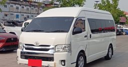 TOYOTA 2WD 2019 3.0 AT COMMUTER WHITE  7322