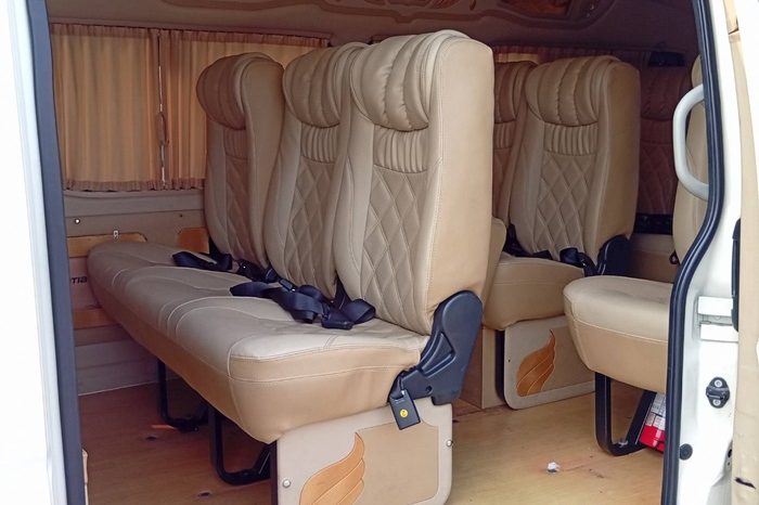 TOYOTA 2WD 2019 3.0 AT COMMUTER WHITE  7322 full