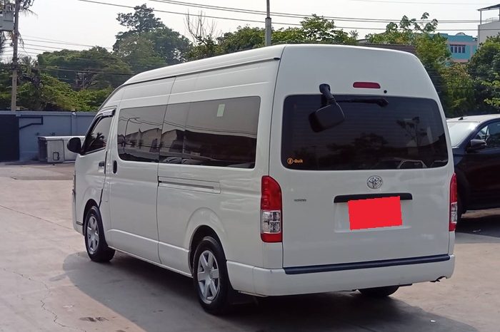 TOYOTA 2WD 2019 3.0 AT COMMUTER WHITE  7322 full