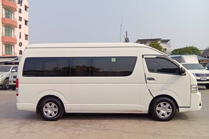 TOYOTA 2WD 2019 3.0 AT COMMUTER WHITE  7322 full