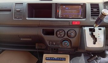 TOYOTA 2WD 2019 3.0 AT COMMUTER WHITE  7322 full