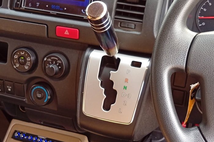 TOYOTA 2WD 2019 3.0 AT COMMUTER WHITE  7322 full