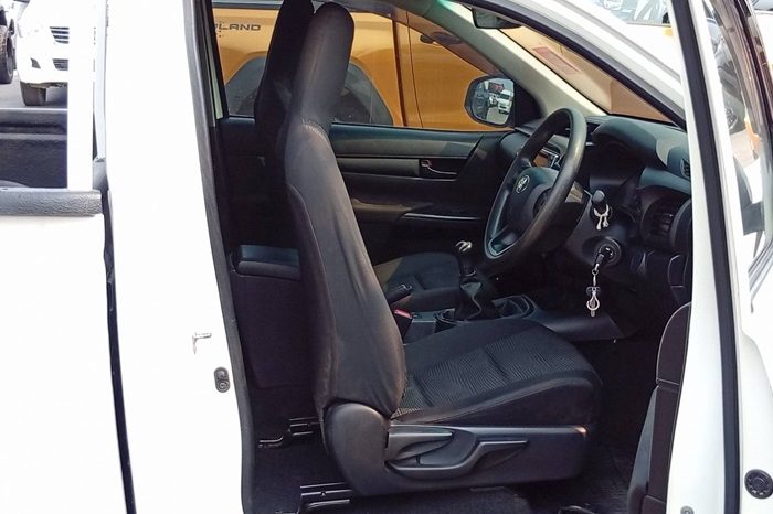 REVO 2WD 2020 2.8J MT STANDARD WHITE  59552 full