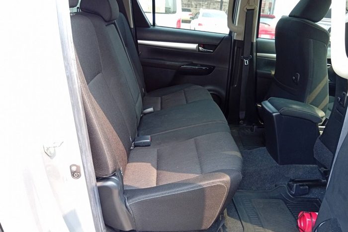 REVO PRE 2020 2.4 ENTRY AT DOUBLE CAB SILVER  2713 full