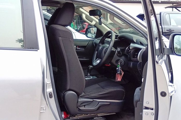 REVO PRE 2020 2.4 ENTRY AT DOUBLE CAB SILVER  2713 full