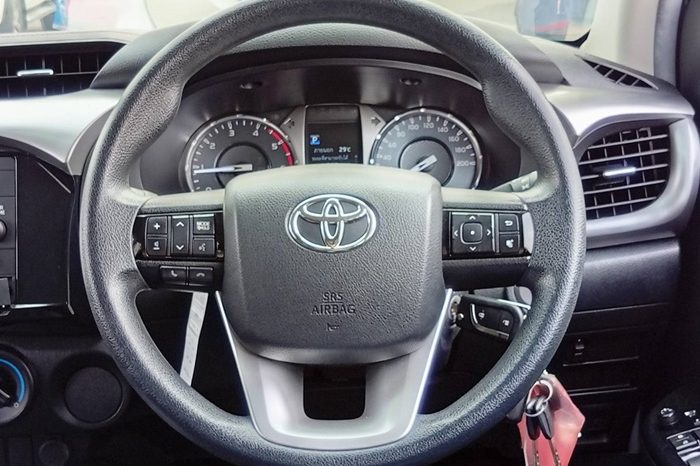 REVO PRE 2020 2.4 ENTRY AT DOUBLE CAB SILVER  2713 full