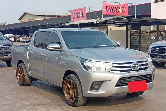 REVO 2WD 2018 2.4E MT DOUBLE CAB SILVER  3604 full