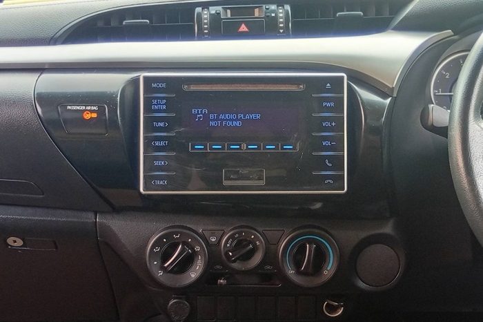 REVO 2WD 2018 2.4E MT DOUBLE CAB SILVER  3604 full