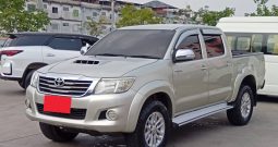 VIGO 4WD 2014 2.5E MT DOUBLE CAB SILVER  3318