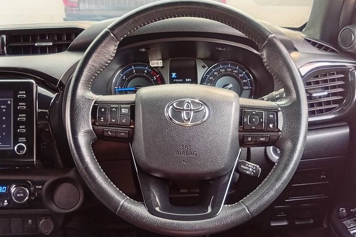 ROCCO PRE 2021 2.4G AT DOUBLE CAB BLACK  9585 full