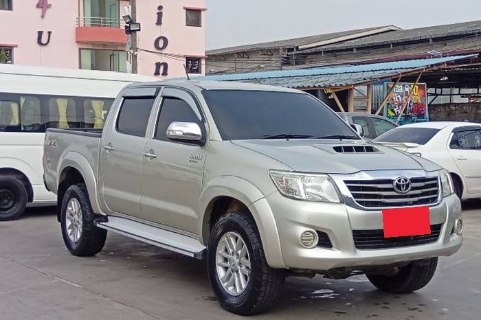 VIGO 4WD 2014 2.5E MT DOUBLE CAB SILVER  3318 full