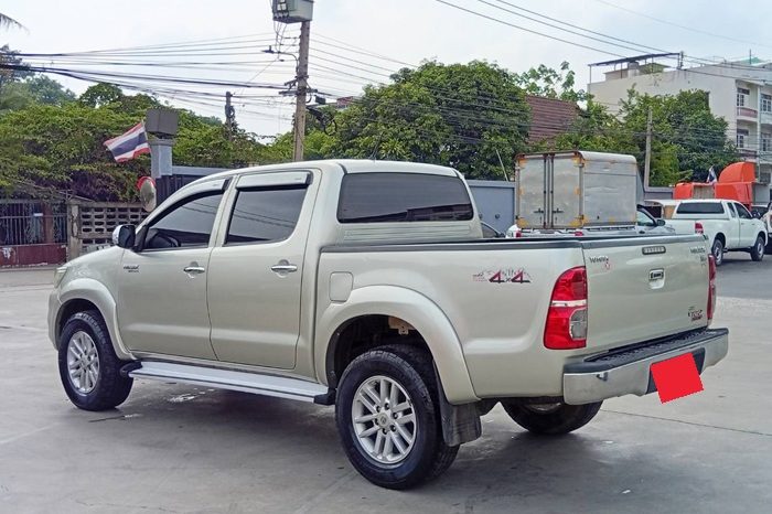 VIGO 4WD 2014 2.5E MT DOUBLE CAB SILVER  3318 full