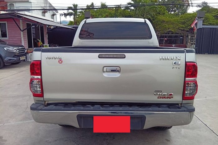VIGO 4WD 2014 2.5E MT DOUBLE CAB SILVER  3318 full