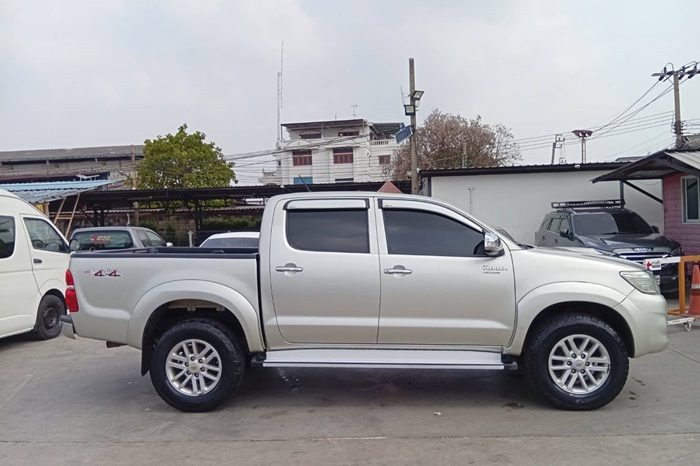VIGO 4WD 2014 2.5E MT DOUBLE CAB SILVER  3318 full