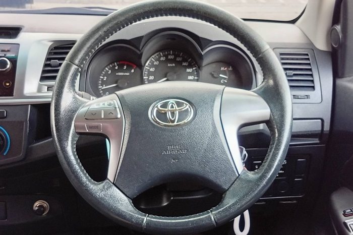 VIGO 4WD 2014 2.5E MT DOUBLE CAB SILVER  3318 full