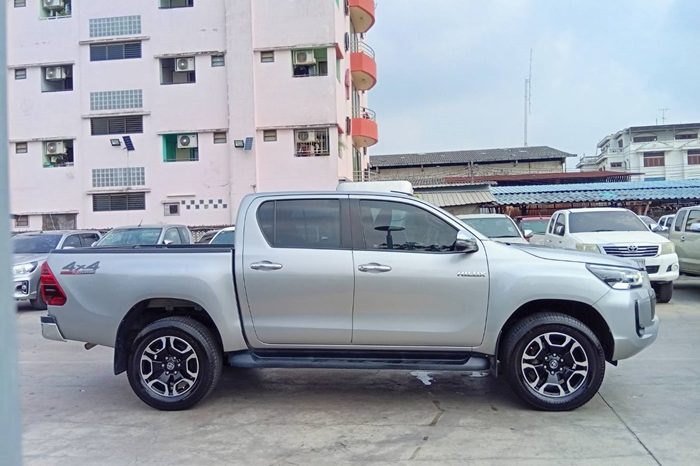 REVO 4WD 2021 2.4 MID MT DOUBLE CAB SILVER  4934 full