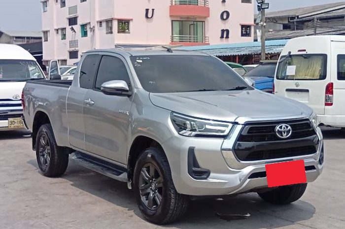 REVO PRE 2022 2.4 ENTRY AT DOUBLE CAB SILVER  4139 full