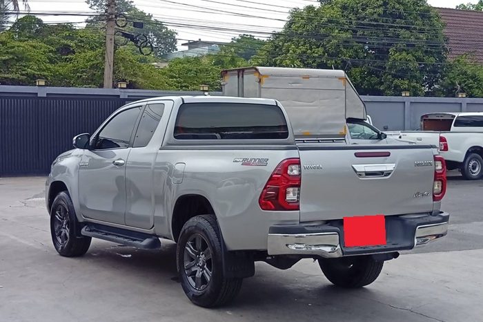 REVO PRE 2022 2.4 ENTRY AT DOUBLE CAB SILVER  4139 full